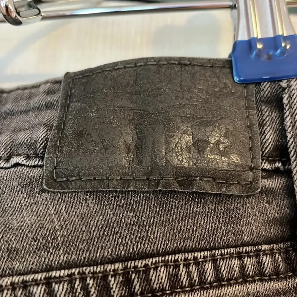 Levi’s 721 High Rise Skinny Jeans Gray 24